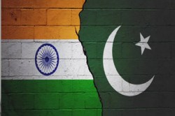 भारतीय कार्रवाई से तिलमिलाया पाकिस्तान, 24 घंटे में राजनयिक को देश छोड़ने का
आदेश - image