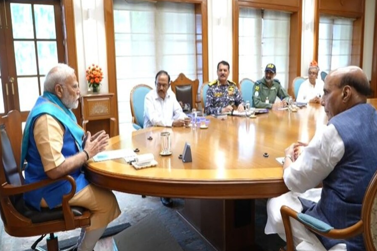PM मोदी की बड़ी बैठक, CDS और तीनों सेनाओं के प्रमुख पहुंचे - image
