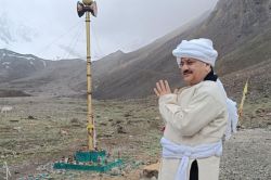 भारत-चीन सीमा पर जवानों से मिले नड्डा, आदि कैलाश और ओम पर्वत के किए दर्शन - image