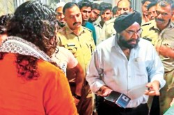 Jaipur: शराब के नशे में इलाज कर रहा था ‘डॉक्टर’, मरीज के परिजनों ने किया हंगामा;
बोला- ‘दोस्त के साथ थोड़ी पी ली’ - image