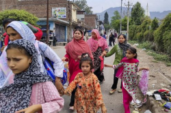 Operation Sindoor: भारत-पाक सीमा के नजदीकी गांवों में पसरा सन्नाटा, गोलियों के
बीच सिमटी जिंदगी - image