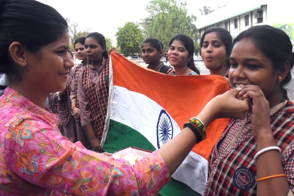 NUtan Collage me jashan