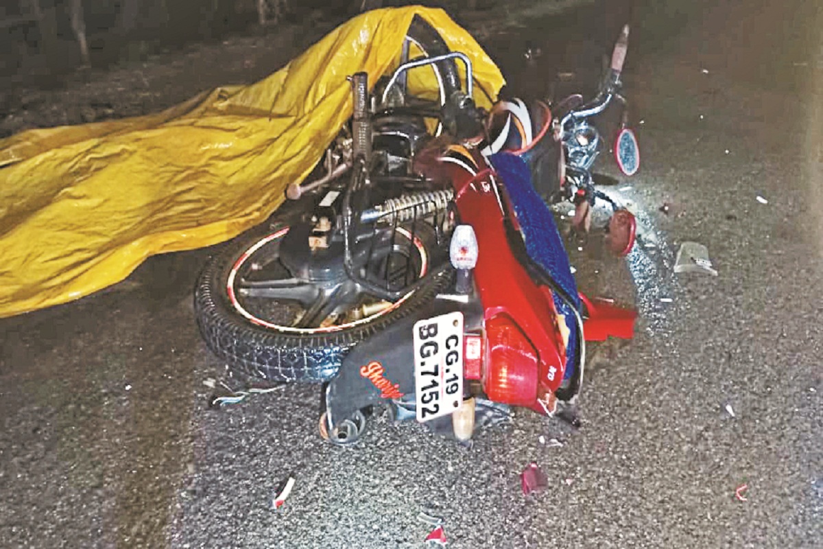 CG Accident News: दर्दनाक हादसा! 2 बाइक चालकों की जबरदस्त भिडंत, एक नाबालिग सहित
2 की मौत