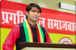 किरायेदार नेता ने दोस्तों के साथ मिलकर मकान मालिक की गला दबाकर हत्या की कोशिश,
मकान पर कब्जे का आरोप - image