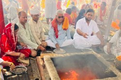 दौसा में किरोड़ी लाल मीणा ने यज्ञ में दी आहुति, बोले- यह कोई साधारण अनुष्ठान
नहीं; दिया ये बड़ा संदेश - image