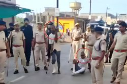 Kota News: हत्या के आरोपियों की निकाली परेड, एक लाठी के सहारे तो दूसरा बैठ-बैठकर
चला, देखें Video - image