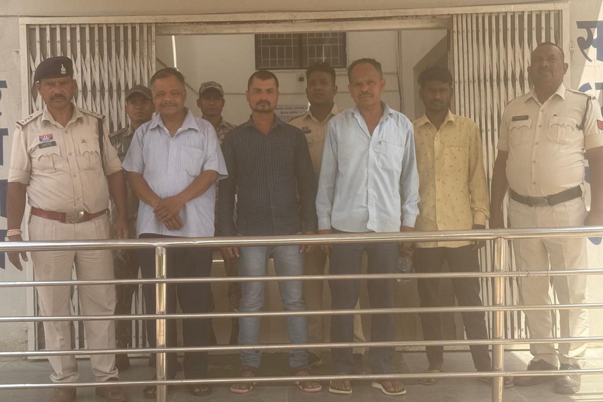 Land forgery: जमीन हड़पने वाले 4 आरोपी गिरफ्तार, 5 की जगह 32 डिसमिल की करा ली थी
रजिस्ट्री