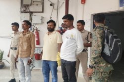 Land fraud: फर्जी दस्तावेजों से 4 साल पहले मर चुके व्यक्ति के नाम की ली सहमति,
फिर बनवा लिया अधिकार पत्र, 3 गिरफ्तार - image
