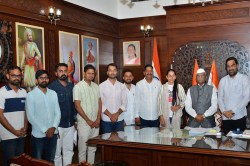 राज्यपाल से मिले सांसद हनुमान बेनीवाल, SI भर्ती परीक्षा रद्द कराने की मांग, कहा
: जरूरत पड़ी तो राष्ट्रपति से मिलूंगा - image