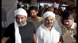माफिया अतीक अहमद की जब्त जमीन पर फिर चला प्रशासन का डंडा, अवैध कब्जाधारियों पर
कार्रवाई - image