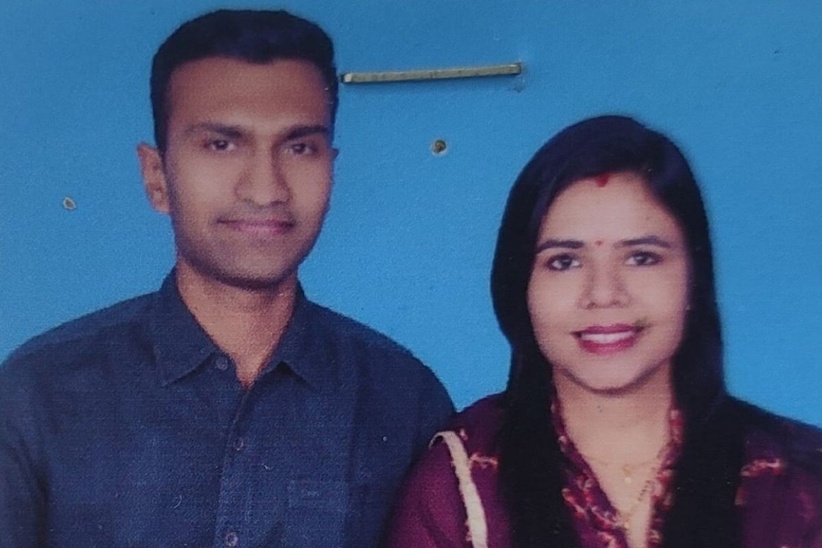 Accident: छुट्टियां कैंसिल होने से ड्यूटी पर लौट रहे मेजर की पत्नी की मौत,
दिल्ली-मुंबई एक्सप्रेसवे पर फटा कार का टायर - image