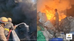 मुरादाबाद में भीषण अग्निकांड, 5 गोदाम आग की चपेट में, लपटें 2 किलोमीटर दूर तक
दिखीं - image