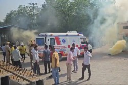 Mock Drill in Rajasthan: प्रदेश के कई शहरों में बजे युद्ध वाले सायरन, जयपुर में
हवाई हमले की चेतावनी; बॉर्डर पर अलर्ट - image