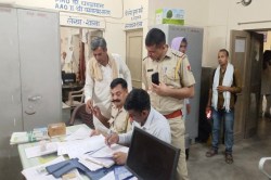 Rajasthan: राजस्थान में मां और 3 मासूम बच्चों की संदिग्ध मौत, पिता ने जताई हत्या
की आशंका, पति हिरासत में - image