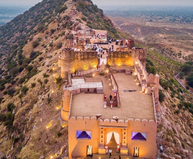 Mundota Fort And Palace