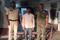 Constable murder case: आरक्षक की ट्रैक्टर से कुचलकर हत्या मामले में फरार 1 और
आरोपी गिरफ्तार, अब तक 5 सलाखों के पीछे - image