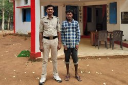 Murder news: पत्नी से हो रही थी लड़ाई, बीच-बचाव करने पहुंचा पड़ोसी तो डंडे से
पीट-पीटकर की हत्या - image