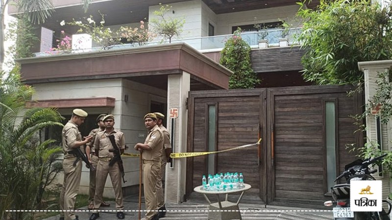 Murder in posh society of Moradabad