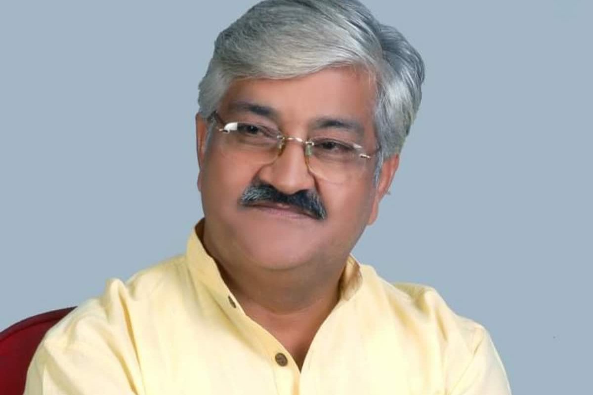 BJP MLA Brijbihari Pateriya made a controversial statement from the stage on the interference of outsiders in his area in sagar mp news