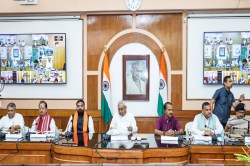 बिहार में विकास से जुड़ी योजनाओं में आई तेजी, बड़े पैमाने पर ट्रांसफर पोस्टिंग,
क्या राज्य में जल्द होगा चुनाव - image