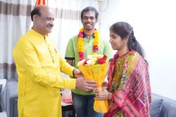 Mother’s Day Story: मां ने बेटे की पढ़ाई के लिए नौकरी से लिया 3 साल का ब्रेक,
बेटा JEE Mains में 300 में से 300 नंबर लाकर बना AIR 1 - image