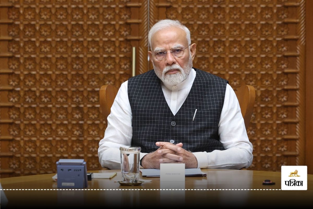 भारत-पाकिस्तान तनाव के बीच PMO में हाई लेवल मीटिंग का दौर जारी, मोदी से मिलने
पहुंचे राहुल गांधी - image