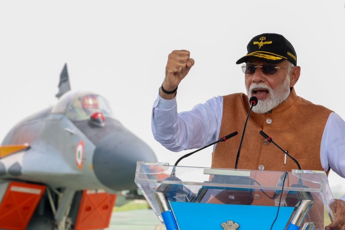 PM Narendra Modi: वो सिंदूर के सेल्समैन बन गए …पीएम नरेंद्र मोदी के बयान पर AAP
ने बोला करारा हमला - image