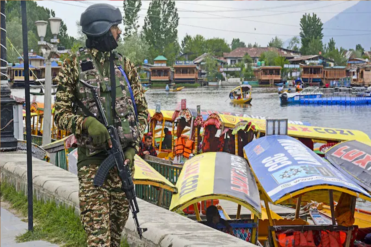 Pahalgam Terror Attack: आतंकियों ने बैसरन के अलावा इन 3 जगहों की रेकी, NIA की
जांच में चार बड़े खुलासे - image
