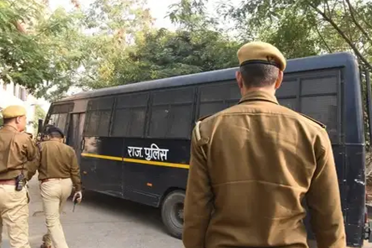 Pakistan के ‘नाकाम’ निशाने पर रहा था फलोदी, अब अधिकारियों की बॉर्डर जिलों पर
तैनाती, एक्शन मोड में प्रशासन