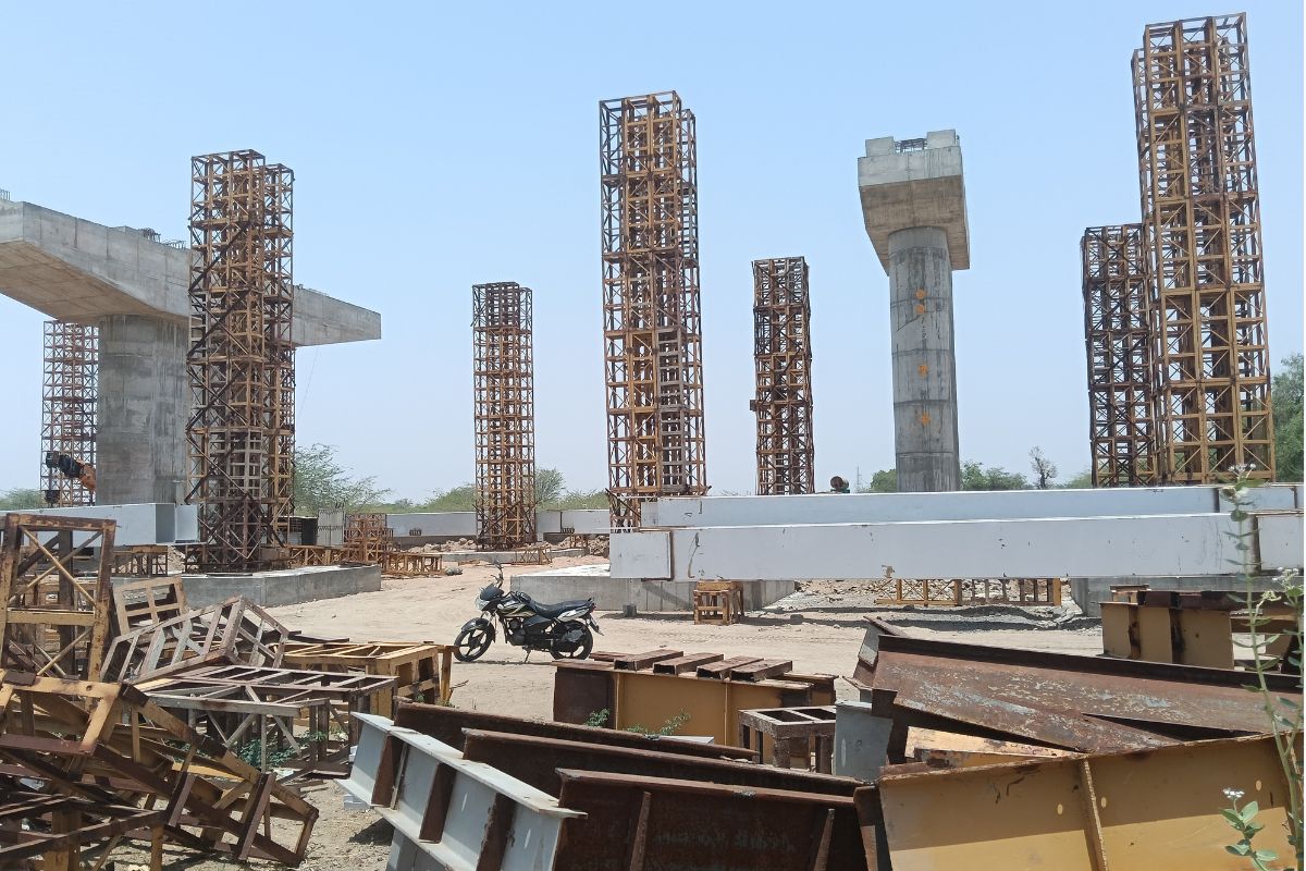 Rajasthan: राजस्थान में यहां NH-325 बाइपास पर 385 टन स्टील गर्डर से बनेगा रेलवे
ब्रिज, सरपड़ दौड़ेंगे भारी वाहन