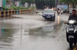 भारी बारिश -आंधी को लेकर रेड और ऑरेंज अलर्ट - image