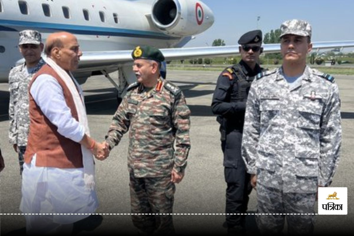 भिखारियों की जहां लाइन शुरू होती है, वहां पाकिस्तान खड़ा है, राजनाथ सिंह ने JK
दौरे पर और क्या-क्या कहा, जानिए - image
