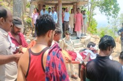 Girl fell in ditch: Video: बंदरों के हमले से घबराकर रामगढ़ पहाड़ से 200 फीट खाई
में गिरी 12 वर्षीय बालिका, रेस्क्यू कर बचाई गई जान - image