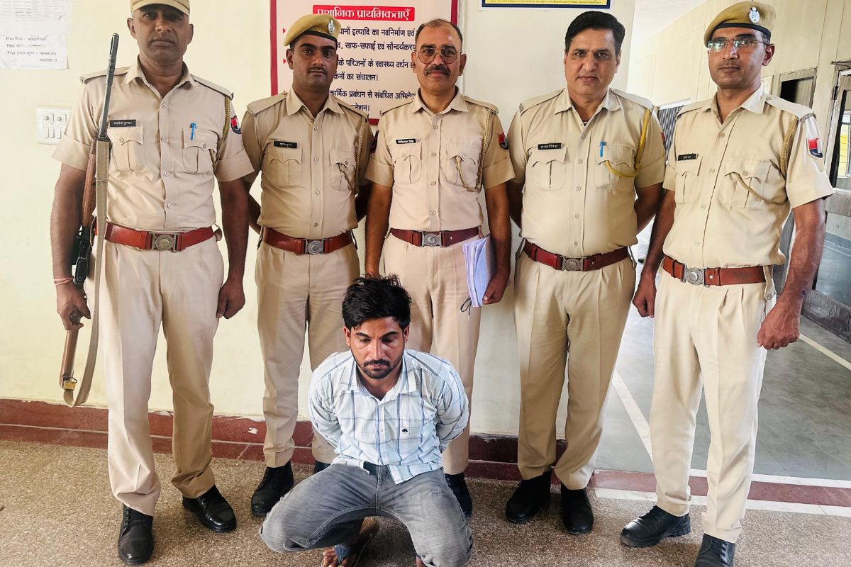 Rajasthan: एडिटिंग से अश्लील फोटो बनाकर किया महिला का बलात्कार, पत्नी के देहांत
के बाद हुई थी दोस्ती