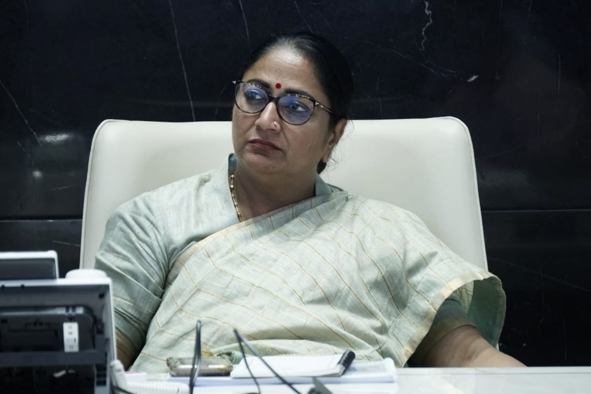 Rekha Government Action: 30 जून के बाद नहीं मिलेगा डीजल-पेट्रोल, दिल्ली में 60 लाख से ज्यादा वाहनों पर नकेल