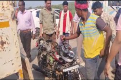 Road accident: Video: तेज रफ्तार कार की टक्कर से पति-पत्नी व बच्चे की मौत, मासूम
का इलाज कराने जा रहे थे अंबिकापुर - image