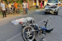 Huge road accident: बोलेरो ने बाइक सवार पिता-पुत्र समेत 3 को मारी टक्कर, 2 की
मौत, एक की हालत गंभीर - image