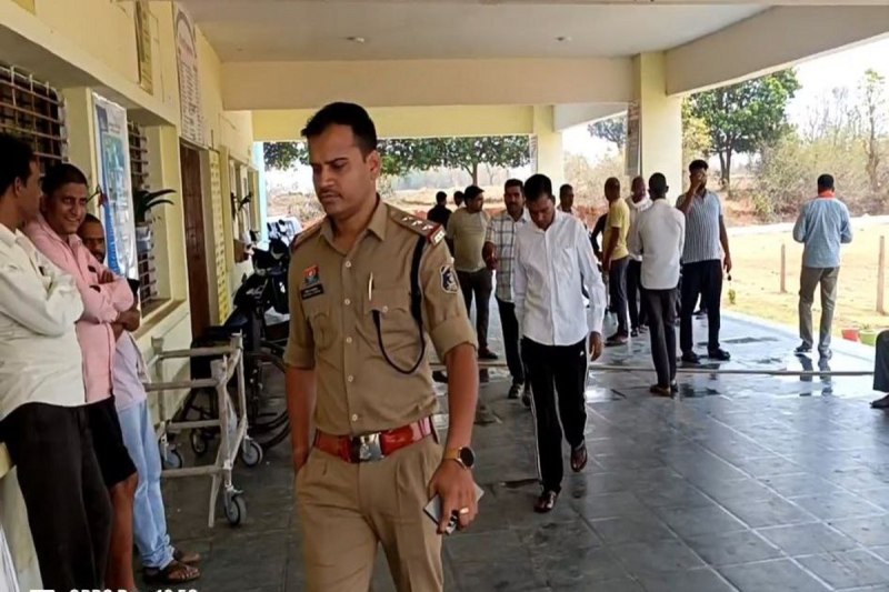 CG road accident: Video: भाजपा विधायक के देवर की सडक़ हादसे में मौत, ट्रैक्टर चलाकर खेत की ओर जाते समय हुई दुर्घटना