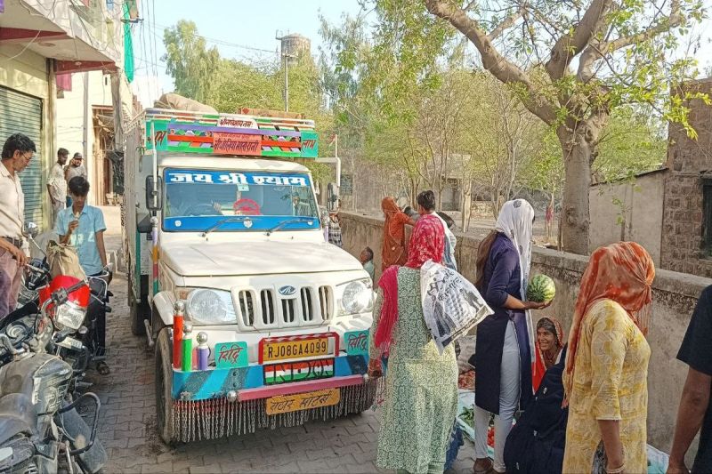 सब्जी मंडी में नो एंट्री के बाद भी चौपहिया वाहनों का प्रवेश