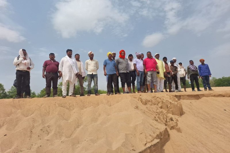 Constable murder case: आरक्षक मर्डर केस: सर्व आदिवासी समाज ने कहा- बिना मिलीभगत के संचालित नहीं हो सकता रेत खदान, मंत्री नेताम ने भी दी चेतावनी