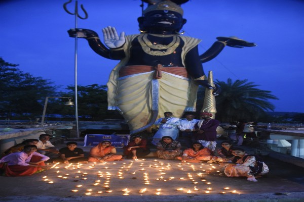 Shani mandir par Sthapna Divas 