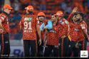 LSG vs SRH: लखनऊ के खिलाफ मैदान पर नहीं उतरेगा यह धाकड़ खिलाड़ी, कोरोना से जंग
लड़कर आ रहा कंगारू बल्लेबाज