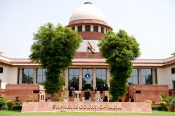 खेतड़ी रियासत की 62 संपत्तियों पर कानूनी संग्राम: SC ने राजस्थान सरकार से 6
सप्ताह में मांगी रिपोर्ट - image