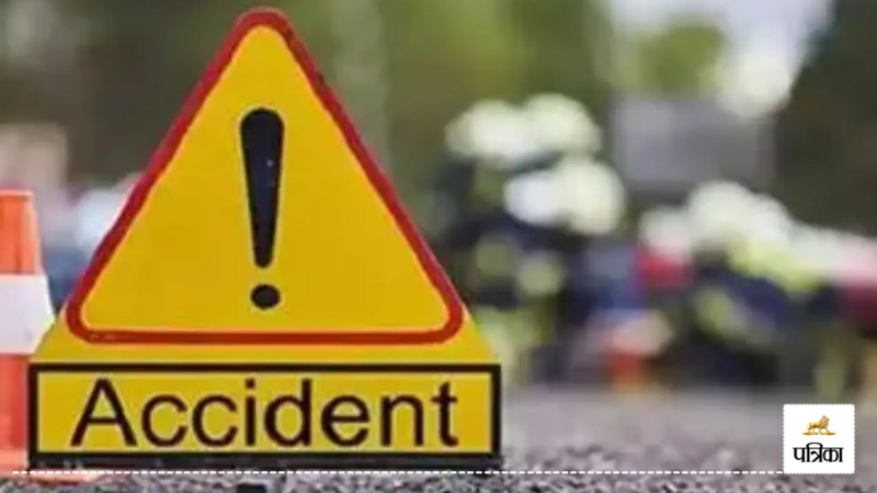 Tempo collided with tractor-trolley loaded with in Rampur