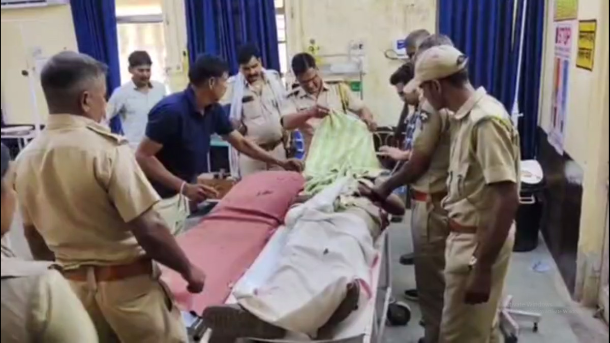 Tiger Attack : रणथंभौर में फिर टाइगर ने किया हमला, वनकर्मी की मौत, गर्दन पर मिले
बाघ के दांतों-नाखून के निशान