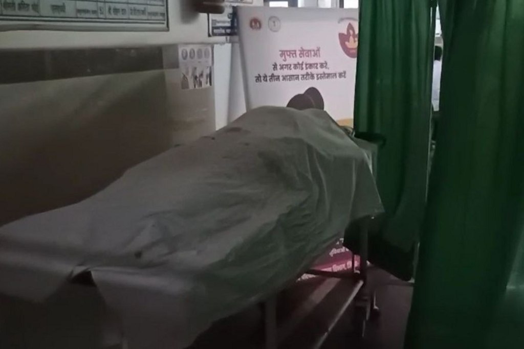 Road accident: एनएच पर खड़े ट्रक से जा भिड़ा तेज रफ्तार ट्रक, 1 की मौत, 4 घायल
