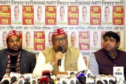 मुलायम सिंह यादव के बारे में ये क्या बोल गए संजय निषाद! सपा और कांग्रेस को लेकर
दिया बड़ा बयान  - image