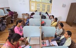 कद्रदानों की वजह से आबाद ‘किताबों के घर’ डिजिटल की राह पर - image
