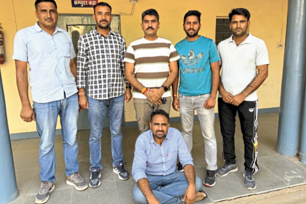 पुलिस ने 3KM पैदल पीछा करके पकड़ा SI परीक्षा में डमी कैंडिडेट बिठाने वाला वांटेड
आरोपी, मोटी रकम लेकर किया था सौदा