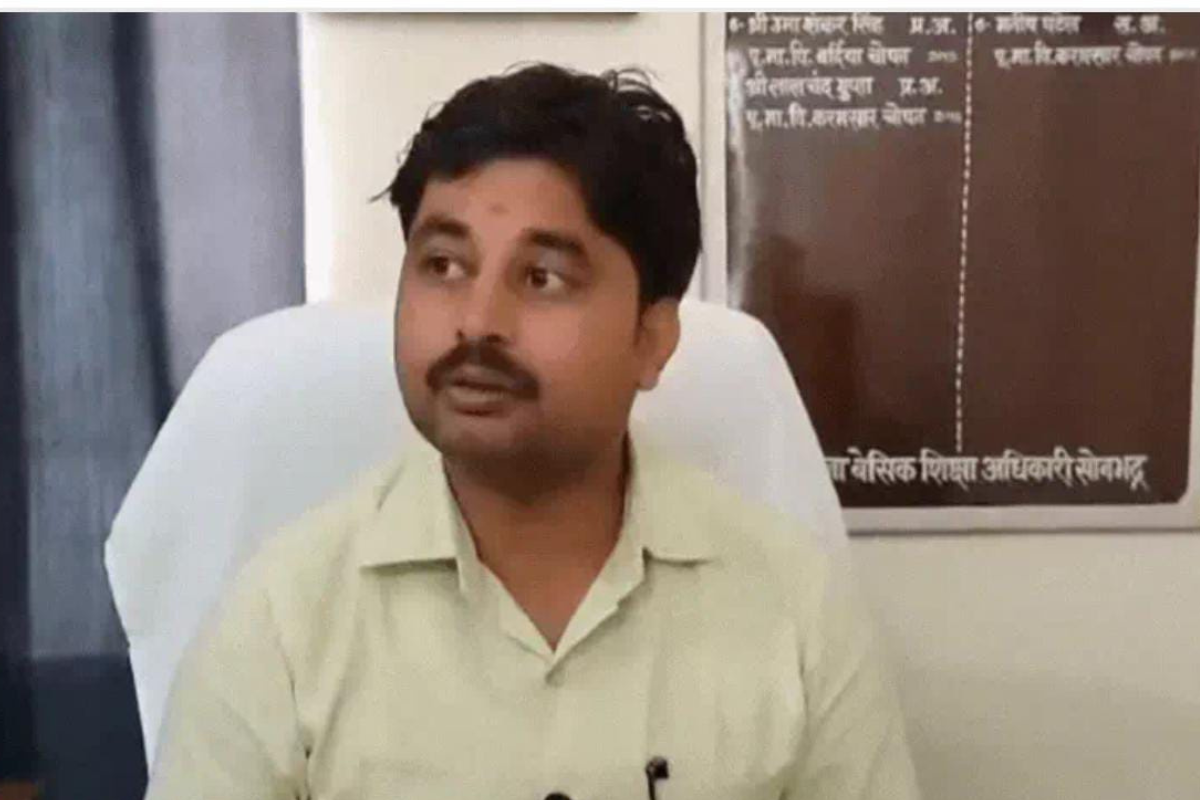 RSS पर विवादास्पद पोस्ट… महिला टीचर सस्पेंड, पहलगाम हमले पर लिखी “मुसलमान
वफादार”, और संघी….